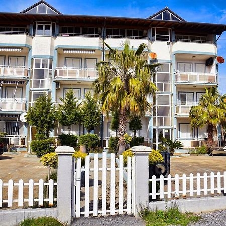 White Sea View Apartment Velipojë Екстериор снимка