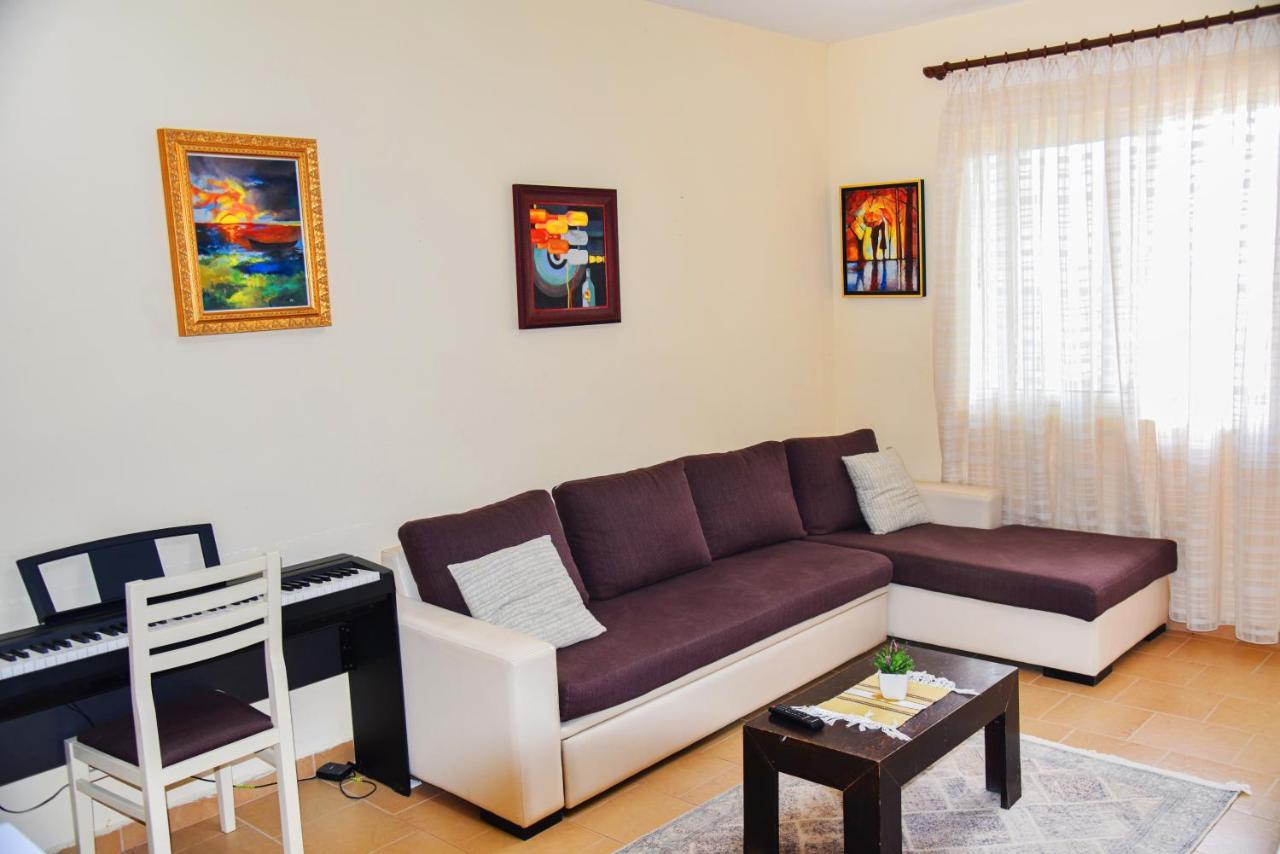 White Sea View Apartment Velipojë Екстериор снимка